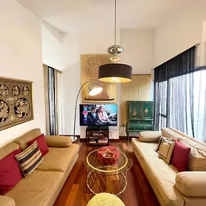 Atico En Plaza De La Constitucion 3 Bedrooms , Málaga Spanien